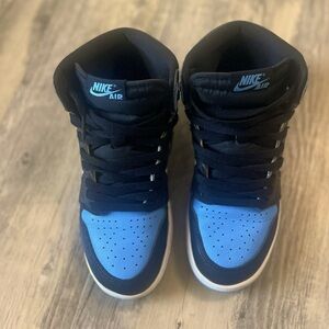 Jordan 1 Retro High OG Grade school boys